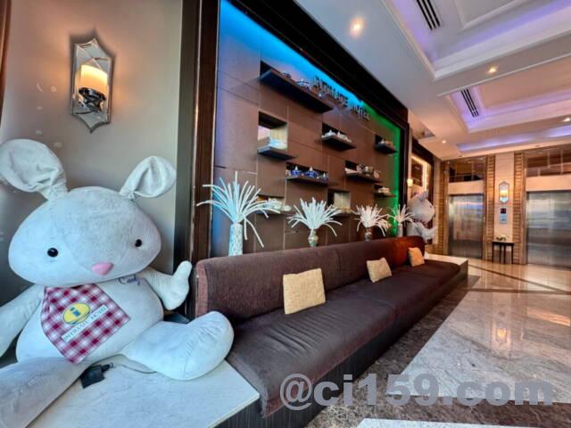 Intimate Hotel Pattayaのロビー