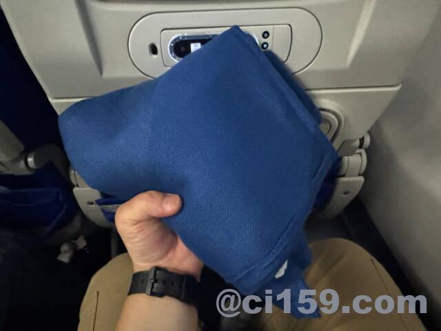 中国東方航空のブランケット